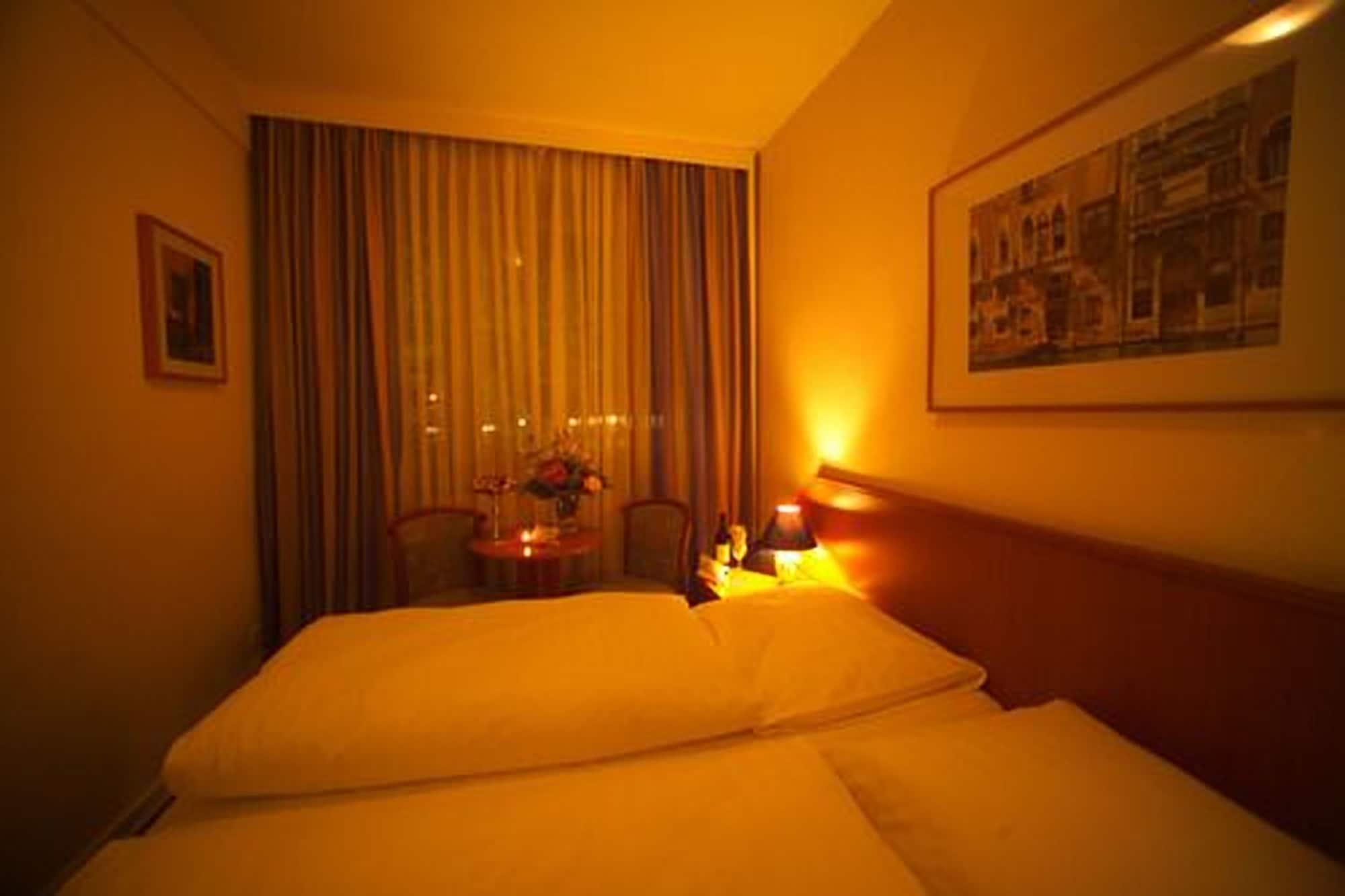 Hotel Mercedes/Centrum Αμβούργο Εξωτερικό φωτογραφία